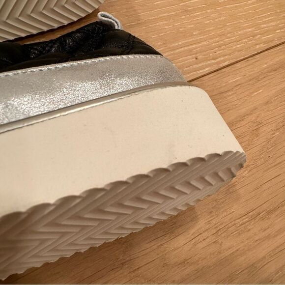 Ron White - Nellaya Quilt - Onyx - Picture 13 of 15